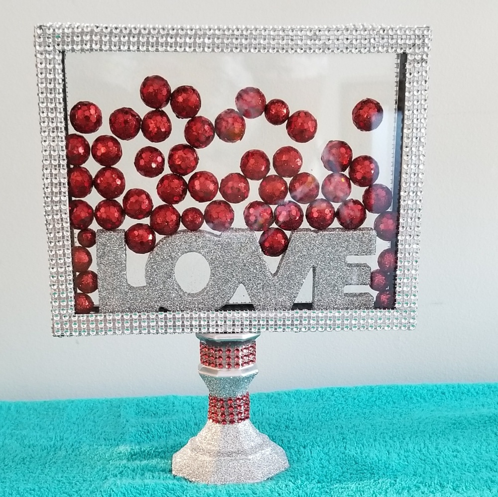 LOVE in a Frame